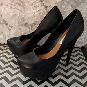 Steve Madden deja Vu pumps